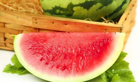 西瓜怎么切才能没有籽 cf30c2c1c3a141859a38b3c3d0cdfcbd.jpeg