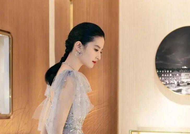 原创把刘亦菲的五官安到刘浩存的轮廓上,神奇的事情发生了.