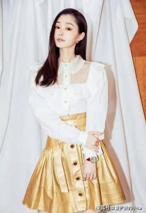 身材|宋轶真懂穿，粉色衬衫减龄够少女，破洞裤秀冷白皮太优越