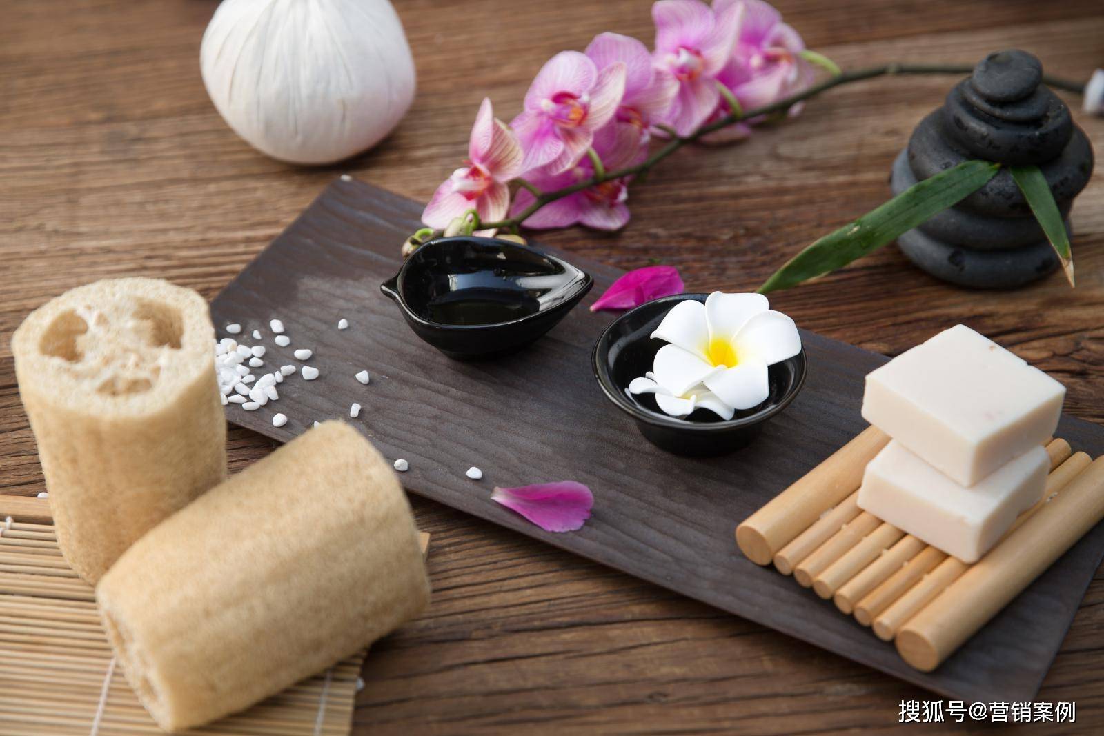 不花一分钱开12家美容院 一年赚3000万 背后商业模式引发深思 李姐