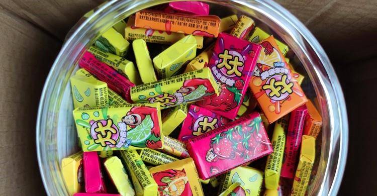 泡泡糖|有“年代感”的5种零食，大部分90后的童年回忆，味道没变还在卖