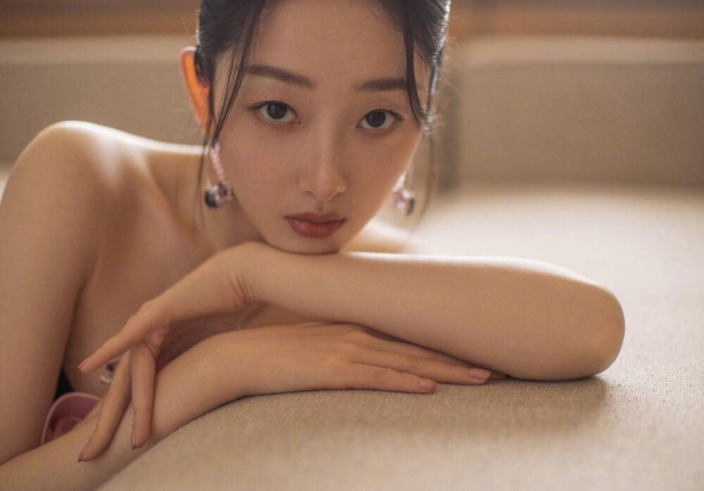 眼睛|眼睛不大但很美的女明星，我只服这3位！笑起来太迷人了