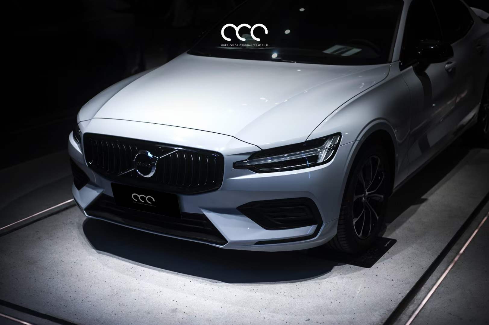 漫彩改色膜:沃尔沃s60全车贴膜改色亮火山灰