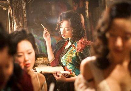 小龙女|旗袍才是真的美，杨幂刘亦菲穿上后气质立变，倪妮比较与众不同！