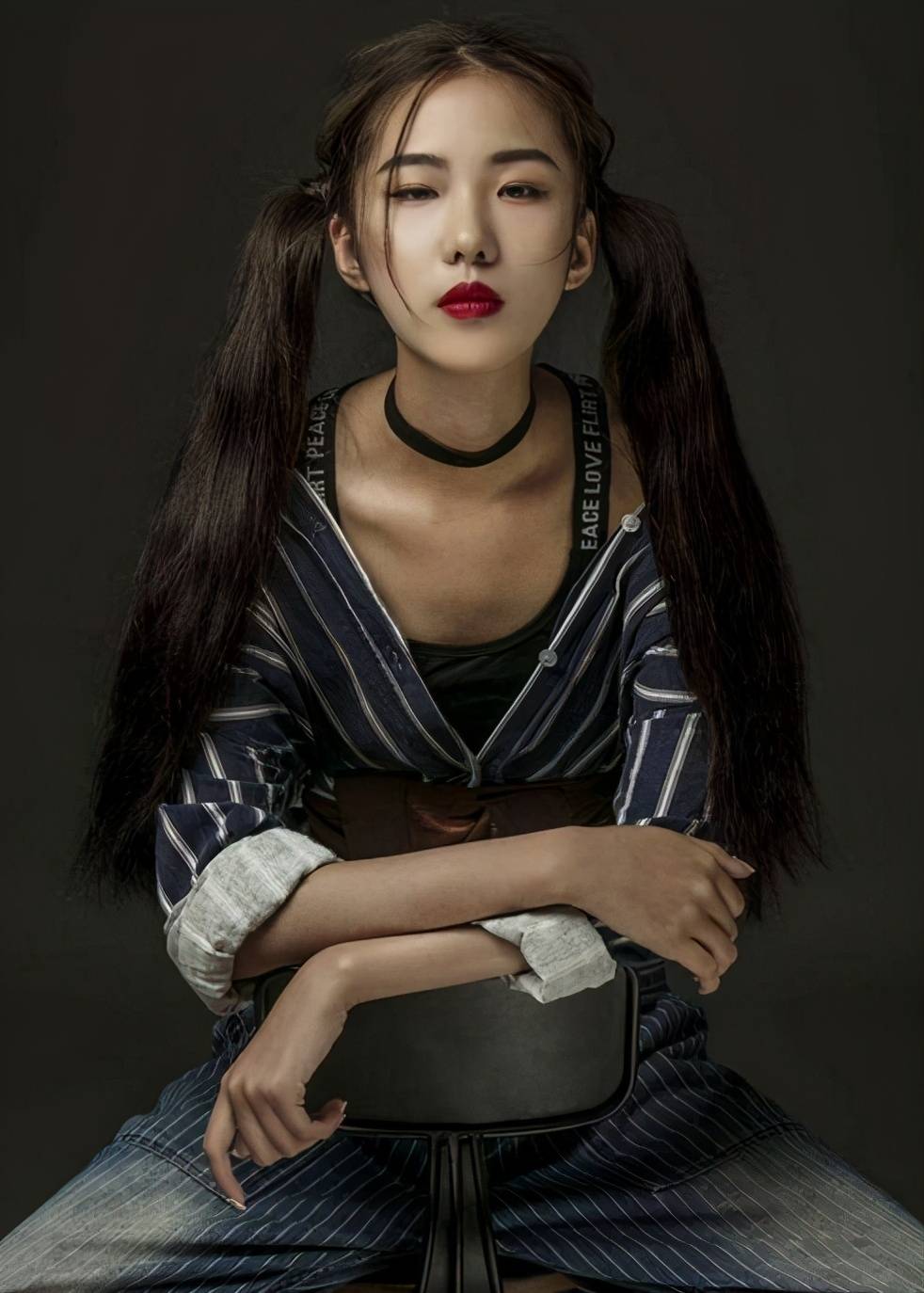 刘思琦:16岁吃饭妈妈喂,每月花销过万,如今成为优秀设计师