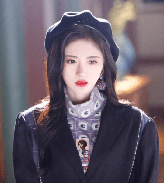 鞠婧祎|鞠婧祎硬凹豪门公主风，但她真的hold不住啊！