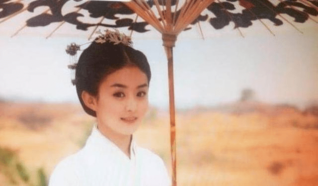 样子|女星古装撑伞造型绝了！赵丽颖风格百变、杨紫清冷，热巴让人心疼！