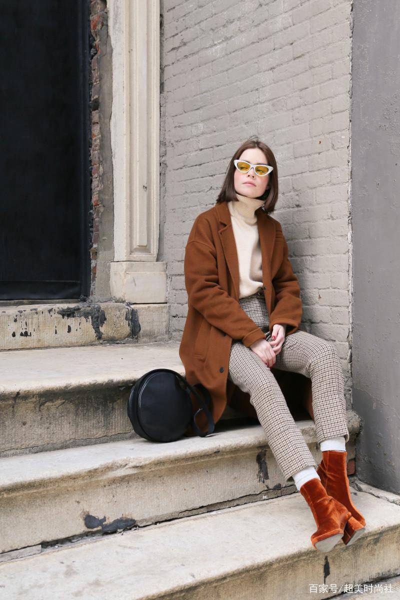 下半身|鬼马网红双胞胎坐拥50万粉丝，靠厌世颜脸走红，还是时装周常客