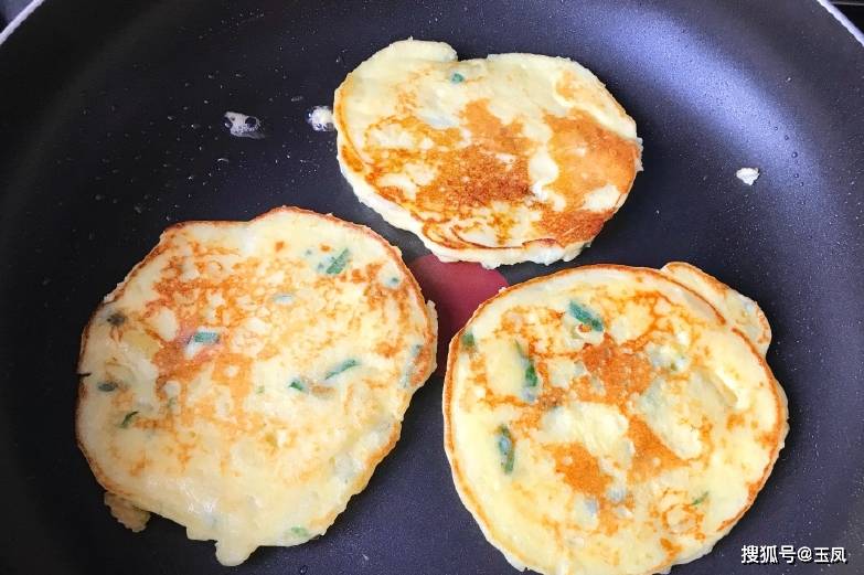 食材|开学了，这小饼吃一次馋一次，女儿隔三差五就要做，一吃就上瘾