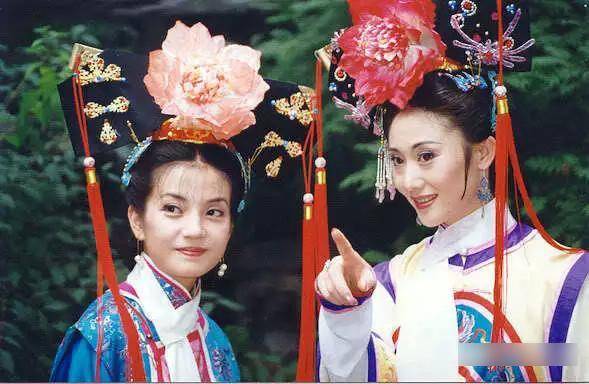 尔康,还是美貌胜过小姐的金锁,但给人印象深刻的还有一位,就是令妃