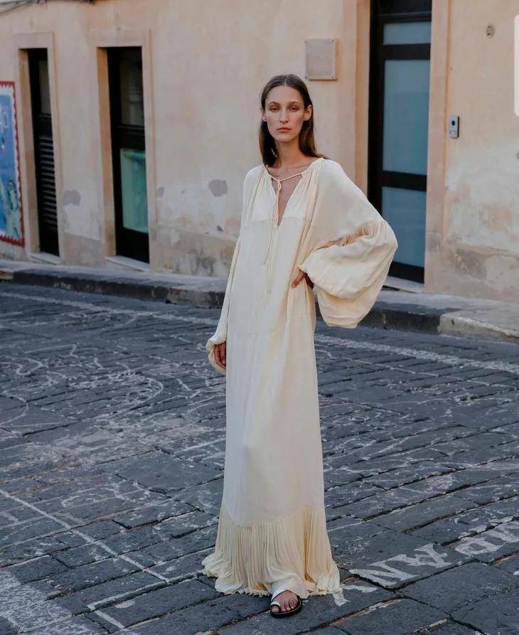 视觉|连衣裙不会挑? 学会这三招让你美得毫不费力!