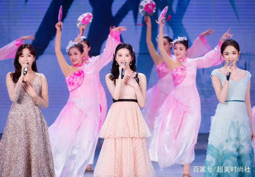 景甜|秦岚景甜娜扎央视同框像仙女！长期“碾压”的娜扎，这一次没有赢