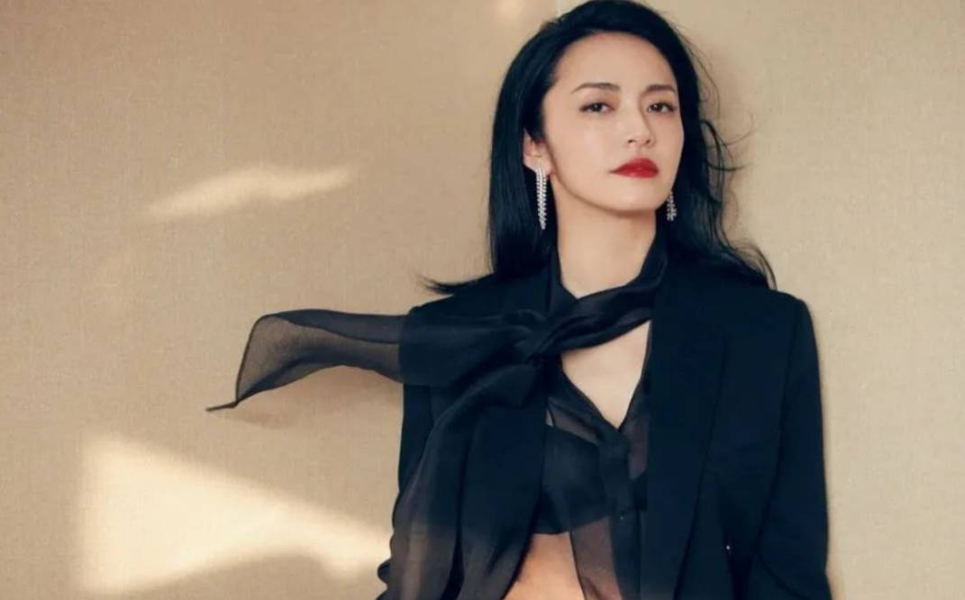 时尚|没文化，没情商，一句话让刘雯掩面无语，董又霖凭什么当评委？！