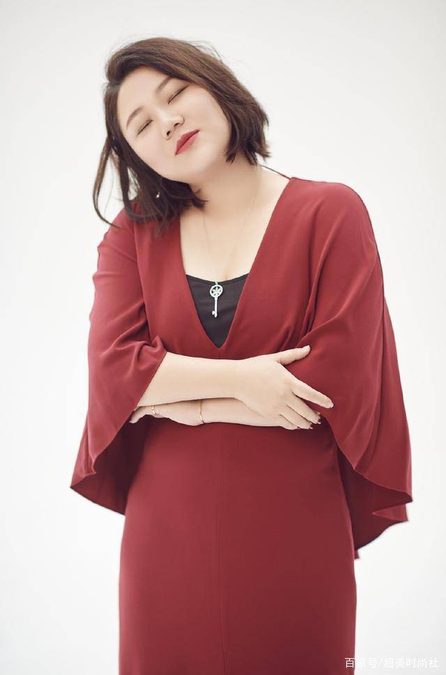 能力强|杨天真太秀了！业务能力强还拿下北大毕业证，穿学士服带黑帽显嫩