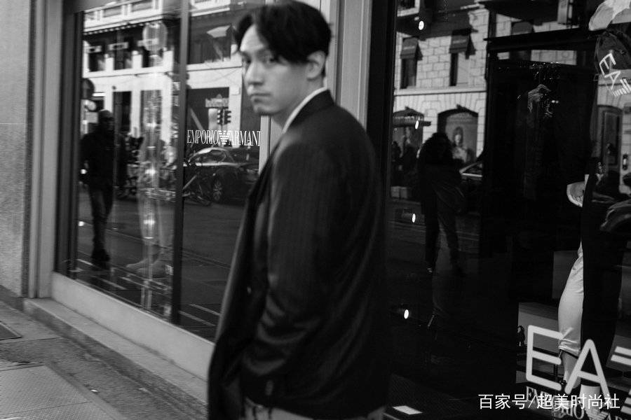 亚洲|全亚洲只请了张震？“傲娇”的阿玛尼，百套秀服仅用了两种颜色