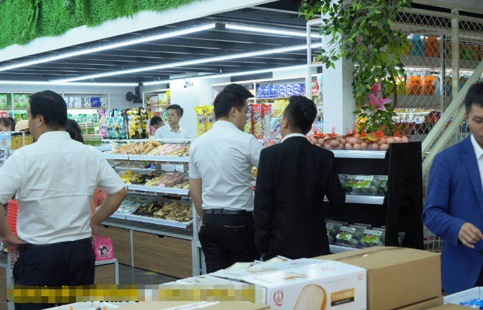 喻小姐|天气逐渐火热 不想开一家火爆的零食店吗？