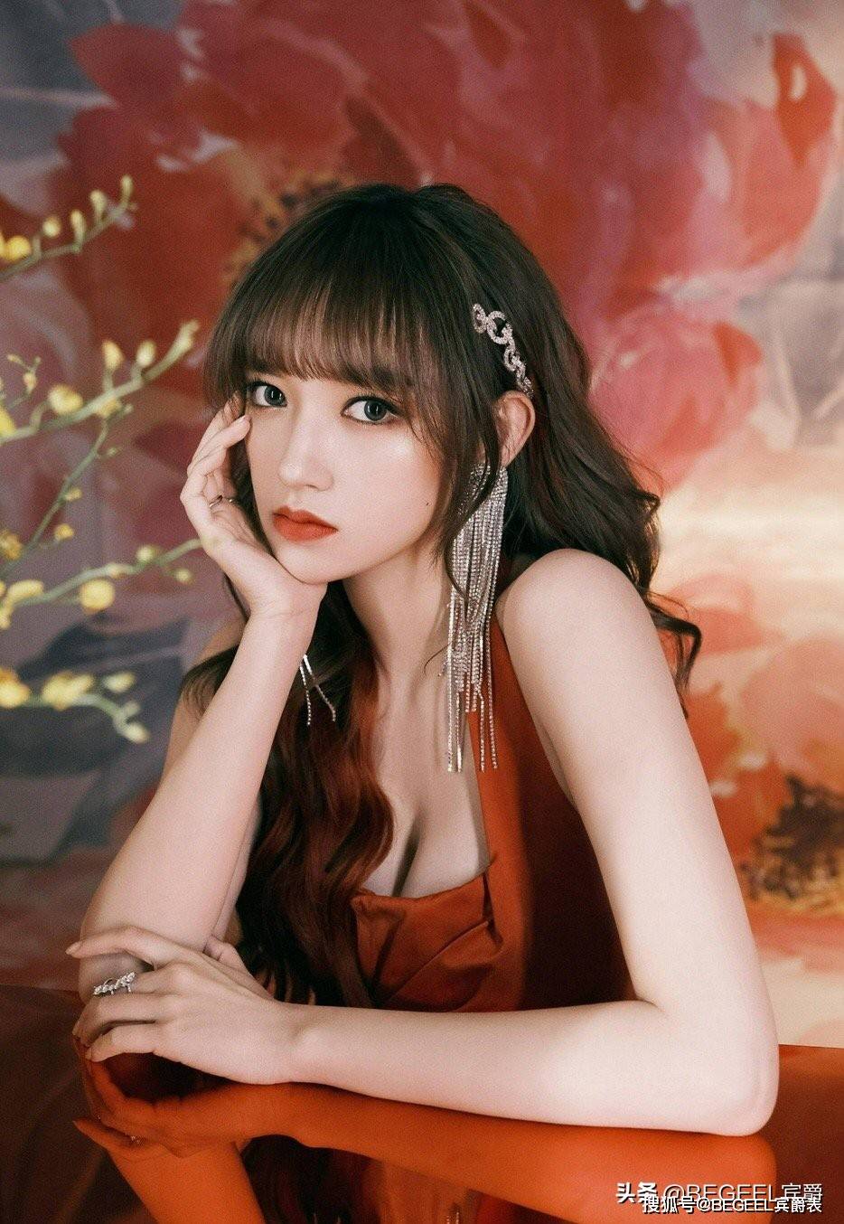 耳环|女人约会戴这三种首饰，温柔又有女人味