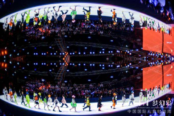 品牌|FOLLIEFLEET X 中国好声音联名机能潮宠时装周