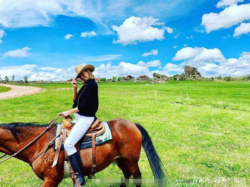 萨尔玛|小KK第二场婚礼大玩西部牛仔风，水果姐出席，邓文迪居然也在？