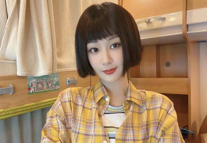 白雪公主|杨紫真给自己长脸，首次尝试卡通人物装，白雪公主扮相似人间精灵