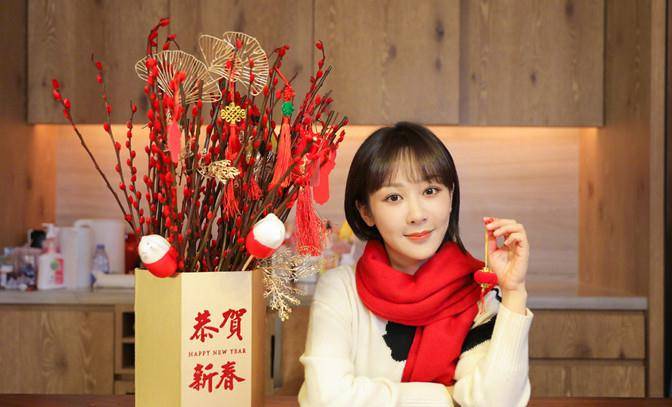 白雪公主|杨紫真给自己长脸，首次尝试卡通人物装，白雪公主扮相似人间精灵