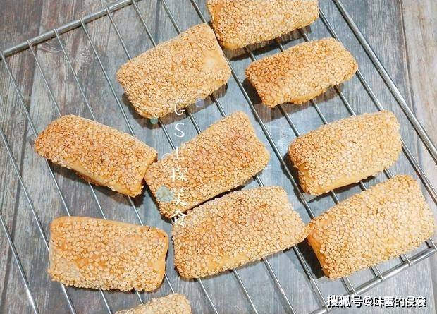 美食|春节宅在家，用面粉制作香酥零食，咬一口酥掉渣，大人孩子都爱吃