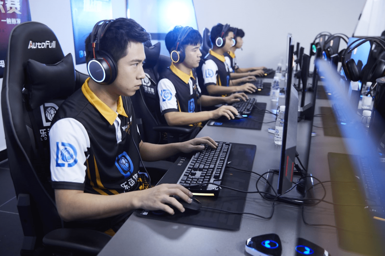 什么是电子竞技员 f44efa88d1f3426a8587289cdee4a577.png