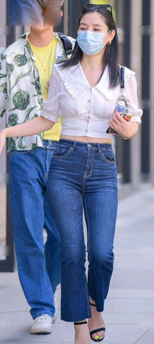 个性|又美又撩的打底裤穿搭，个性混搭让人一见倾心，身材真好