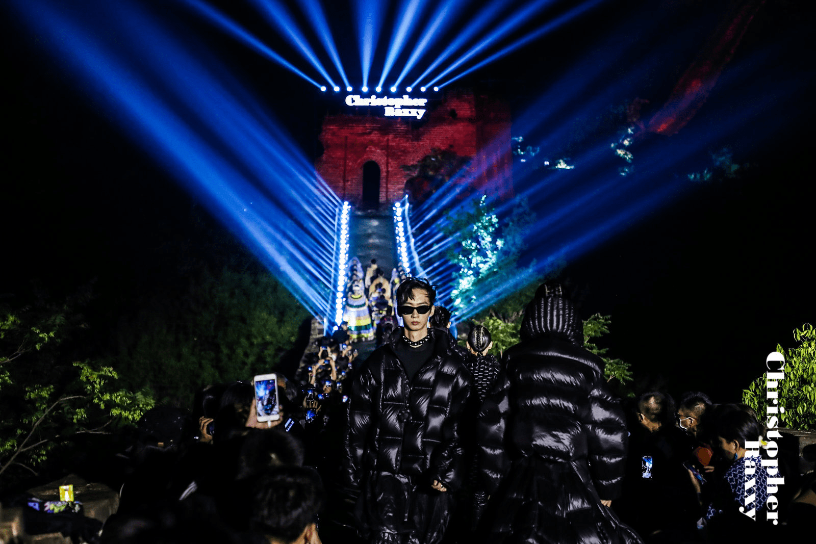 沈威廉|Christopher Raxxy 长城秀,惊现打破次元壁的“5D”羽绒服设计