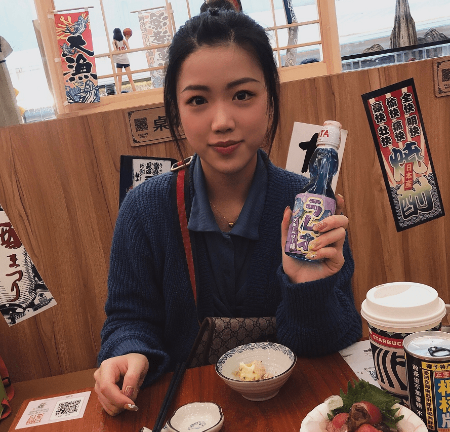 服装|东京奥运会夺得首金的00后杨倩，化妆后的样子，感觉和明星没差
