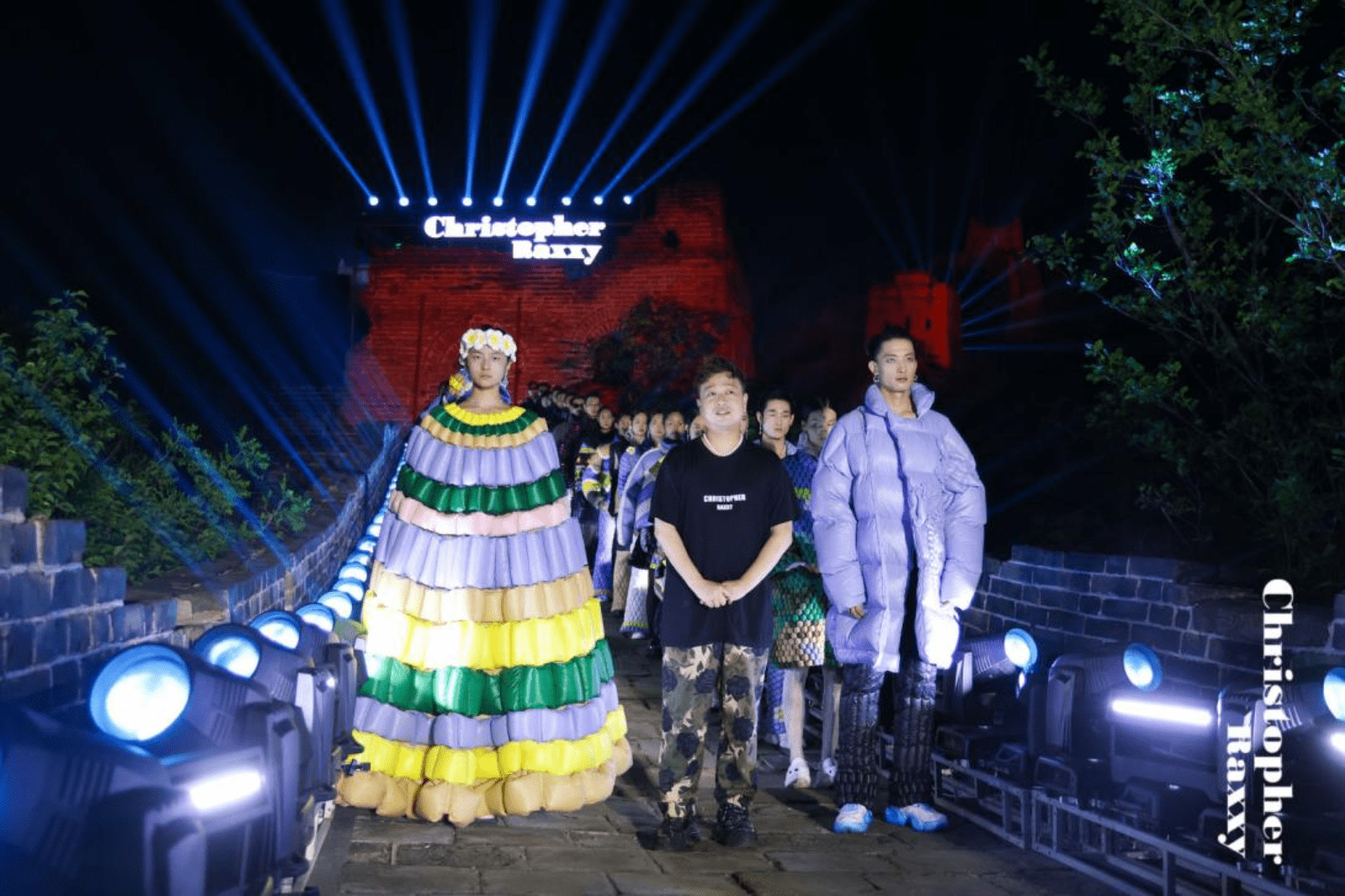 沈威廉|Christopher Raxxy 长城秀,惊现打破次元壁的“5D”羽绒服设计