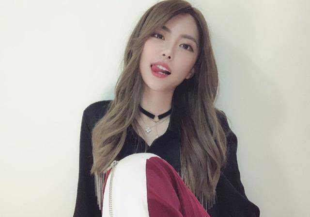 曾经很火的女主播盘点 220fe14a72964ae7a757e92740601e9d.jpeg