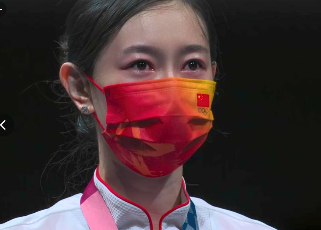 美女剑客孙一文火了,拍时尚大片高级脸抢眼,1米77气质堪比超模