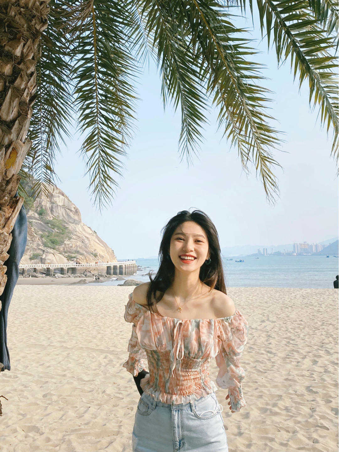 展现|今夏,女神都在这么穿,印花上衣搭配牛仔裤简约利落,美如初恋
