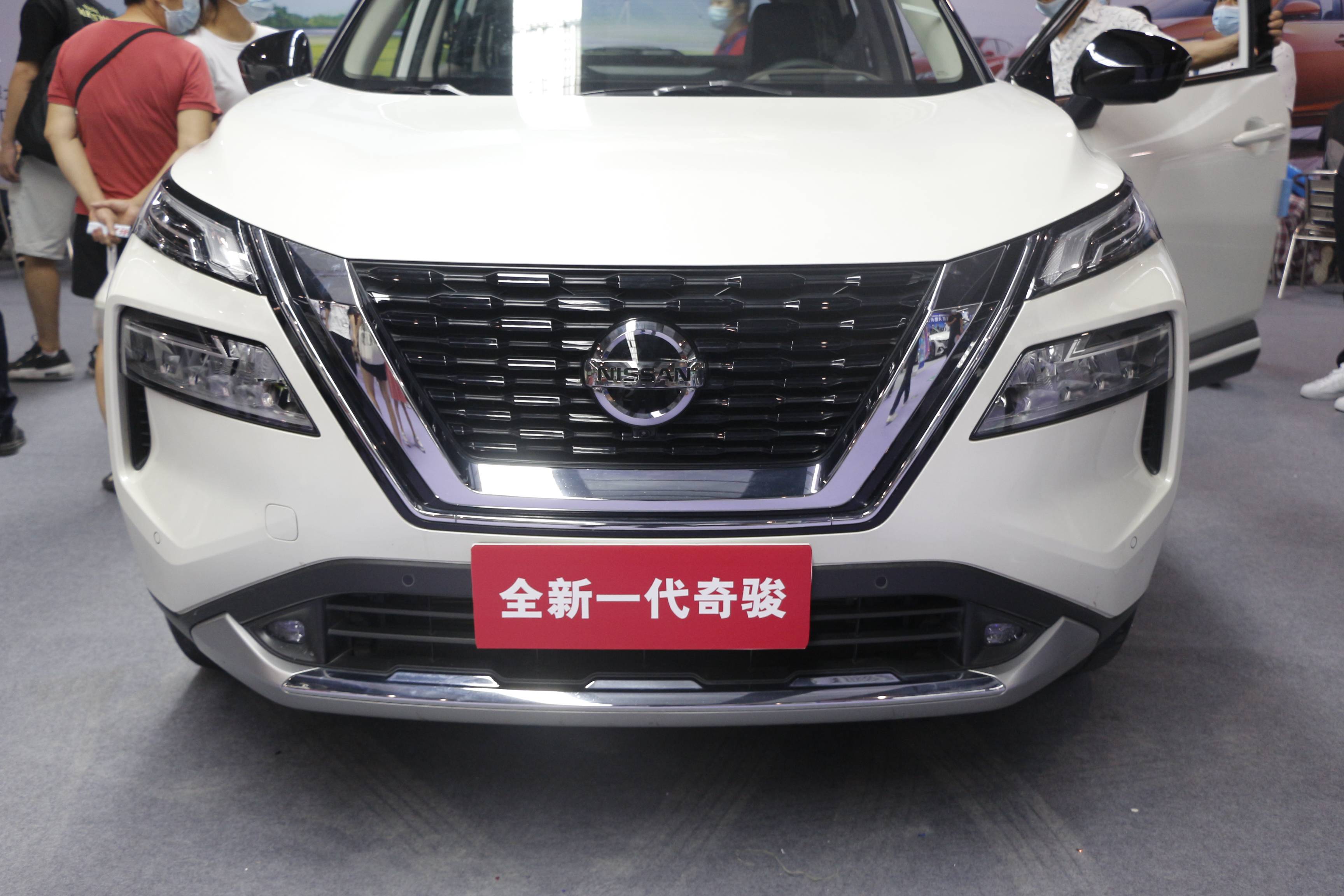 作为换代车型,新奇骏外观融入全新v-motion 3.