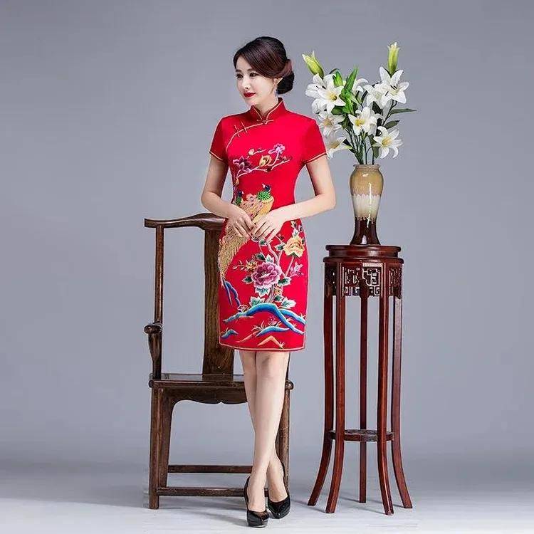 文化|在中国传统服饰中，旗袍略胜一筹，它最能展现中国女性体型之美！