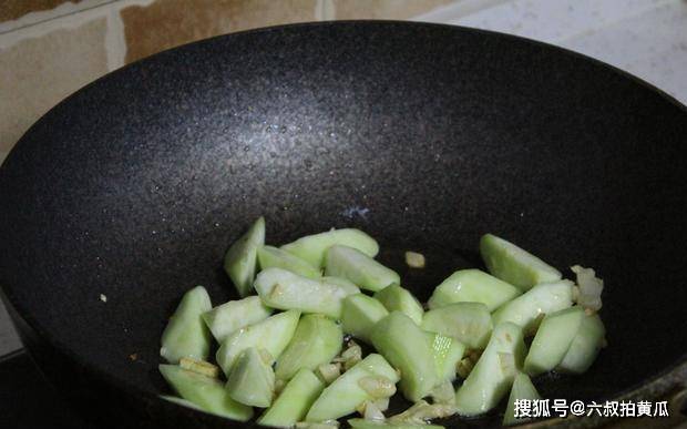 油条配什么菜炒 a32d07ac89634bf288bea62c79958dc3.jpeg