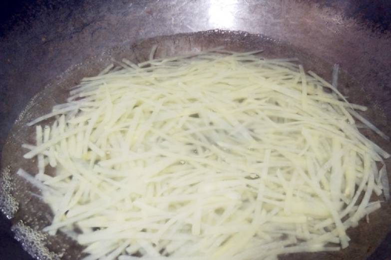 小勺|土豆丝别只会炒了,用来做早餐饼,比煎饺香,儿子天天吵着让我做