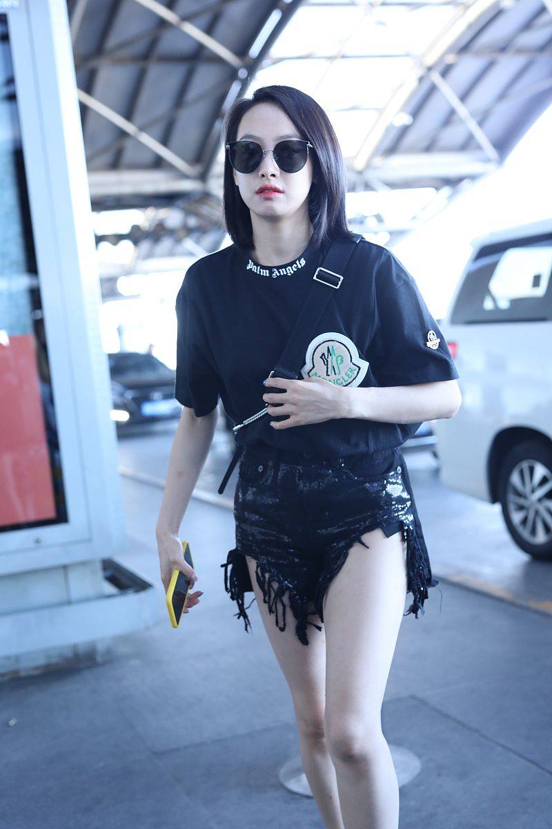 休闲风|当33岁辛芷蕾碰到32岁宋茜，终于明白气质的重要性了