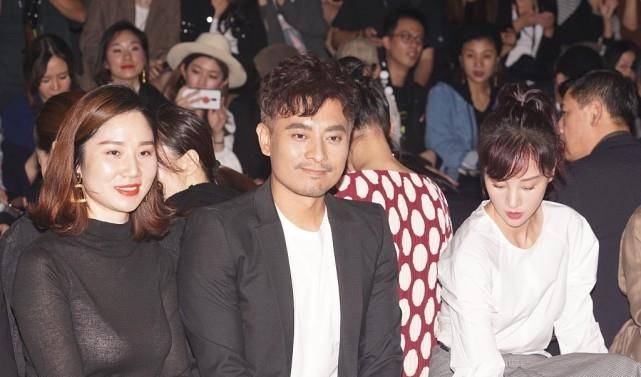 设计|章龄之真挺让人羡慕的，不仅颜值身材高，平时看着也有气质感