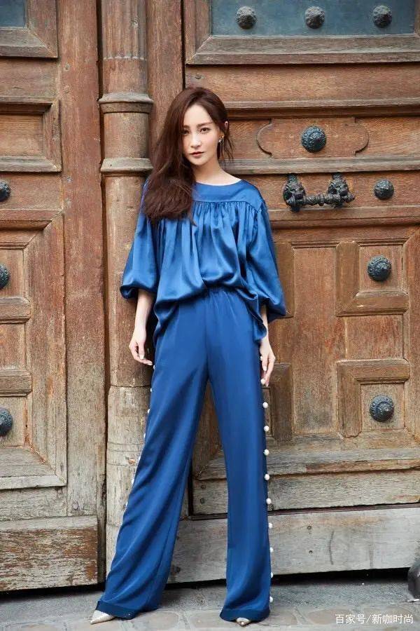 样式|40岁左右的女人，学学姚笛的慵懒风穿搭，你也能有“一米八”长腿