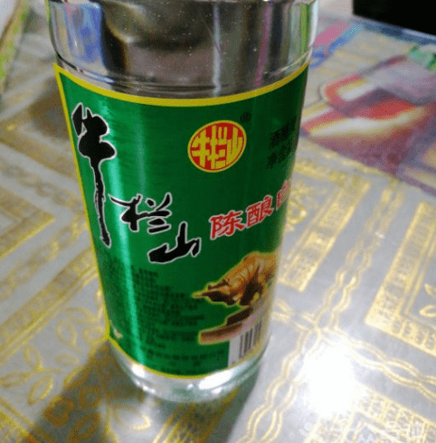 原创超市里的牛栏山才卖15元一瓶会是勾兑酒吗到底还能不能喝