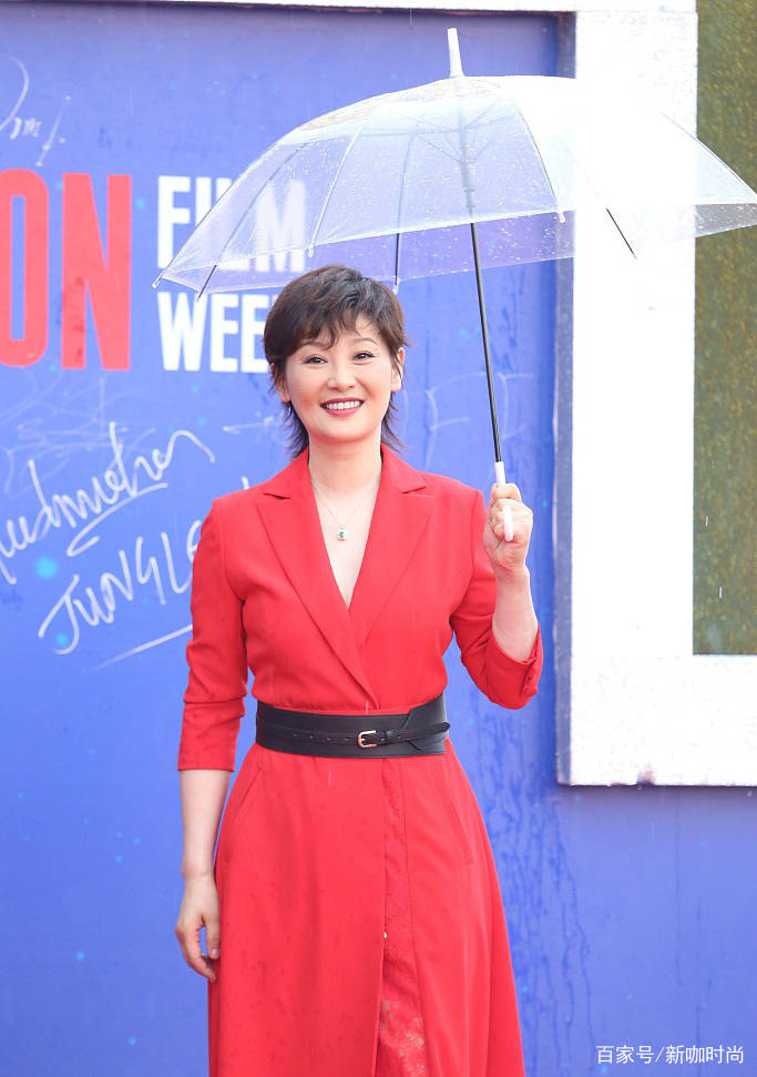 黑色|成龙电影周女星齐斗艳,刘亦菲佟丽娅风情各异,徐帆张蓝心拼过头