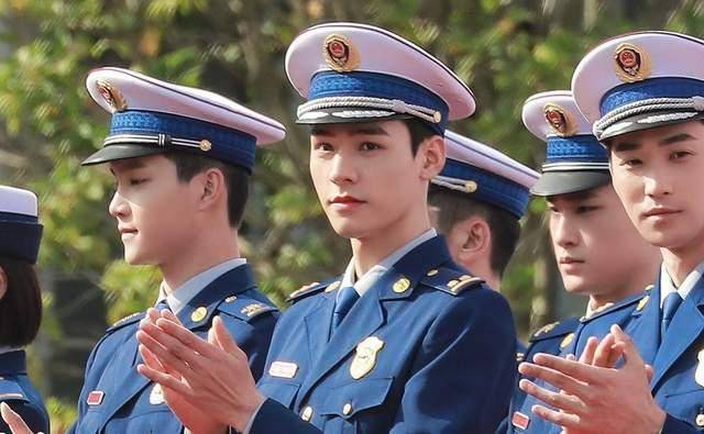 职业|《你好火焰蓝》是命中注定爱情的信仰，特殊职业也是平常人