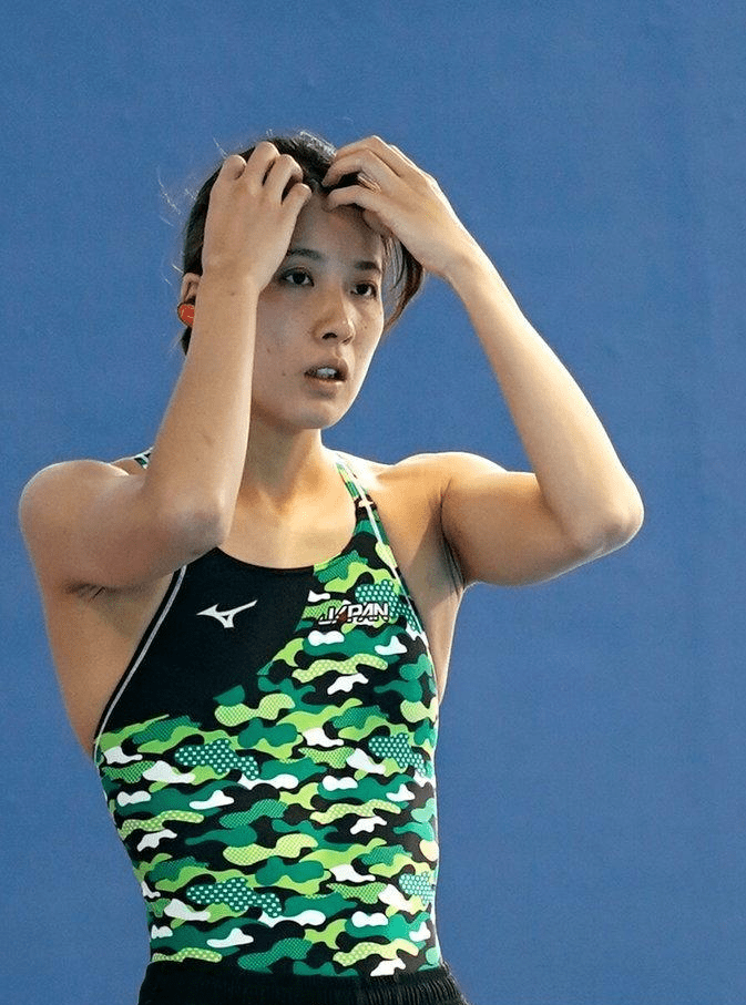 大桥悠依:穿着和服卡哇伊 泳技颜值双在线