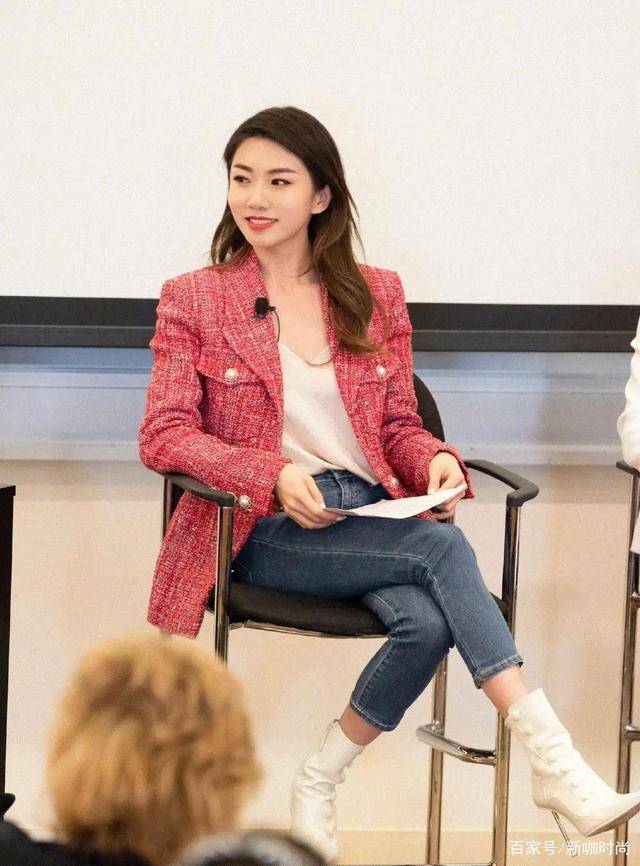 样式|郑恺前女友程晓玥晒美照,穿休闲上衣露半边香肩,时尚又高级