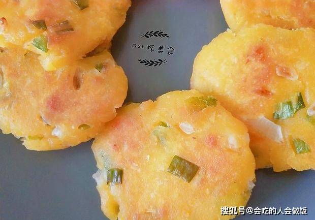 怎样做南瓜小饼简单又好吃 d056b94b3dd44e748c2b2b457e7aebe3.jpeg