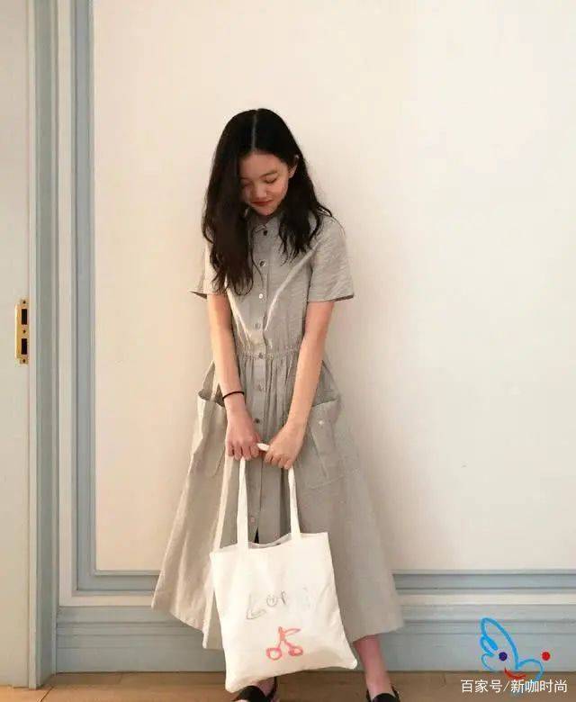 牛仔|14岁李嫣成功“逆袭”，多套休闲造型潮味满满，尽显活泼少女感