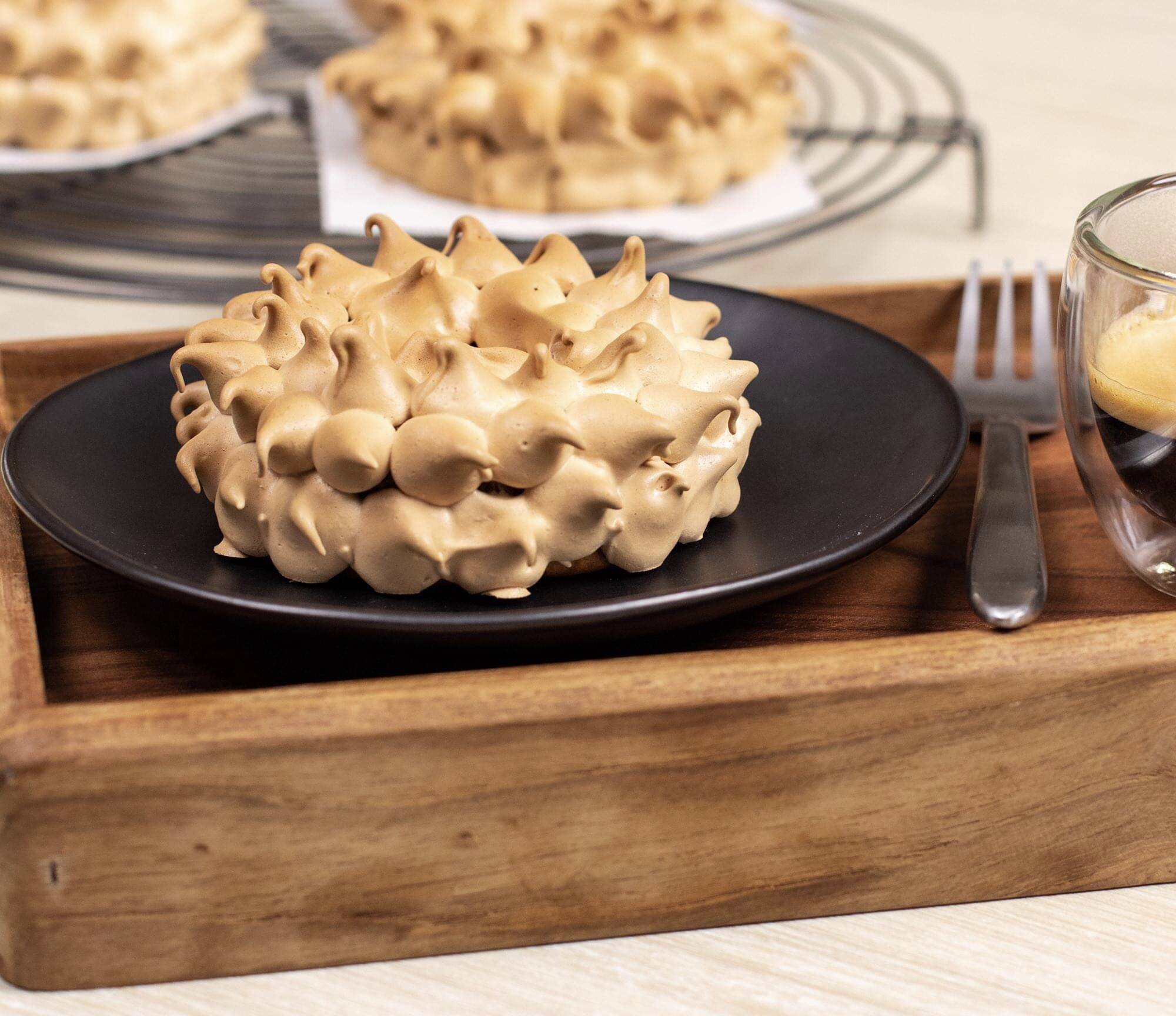 夏日家庭烘焙的简单制作,咖啡蛋白霜蛋糕