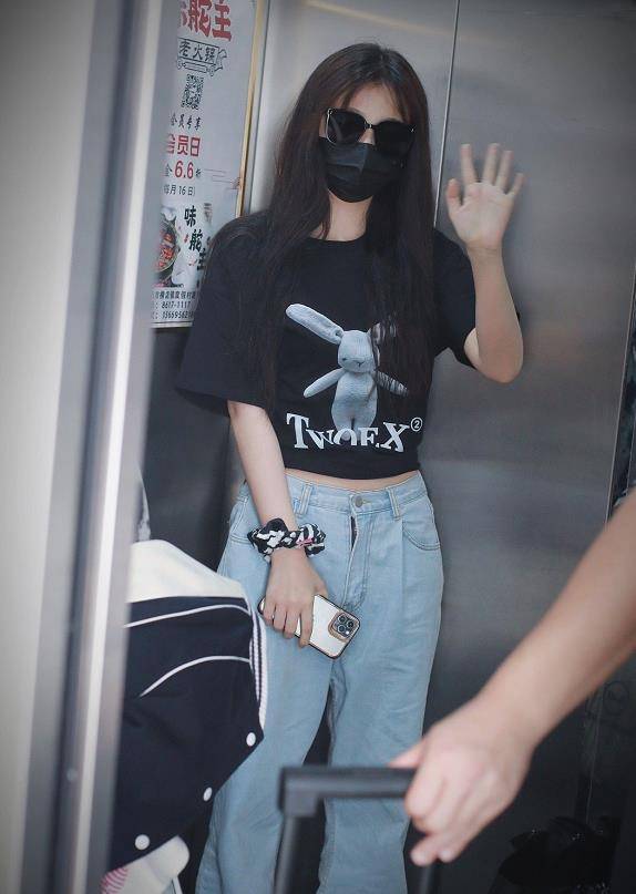 张彬彬|《两个人的小森林》官宣：虞书欣、张彬彬不穿情侣装，也很般配